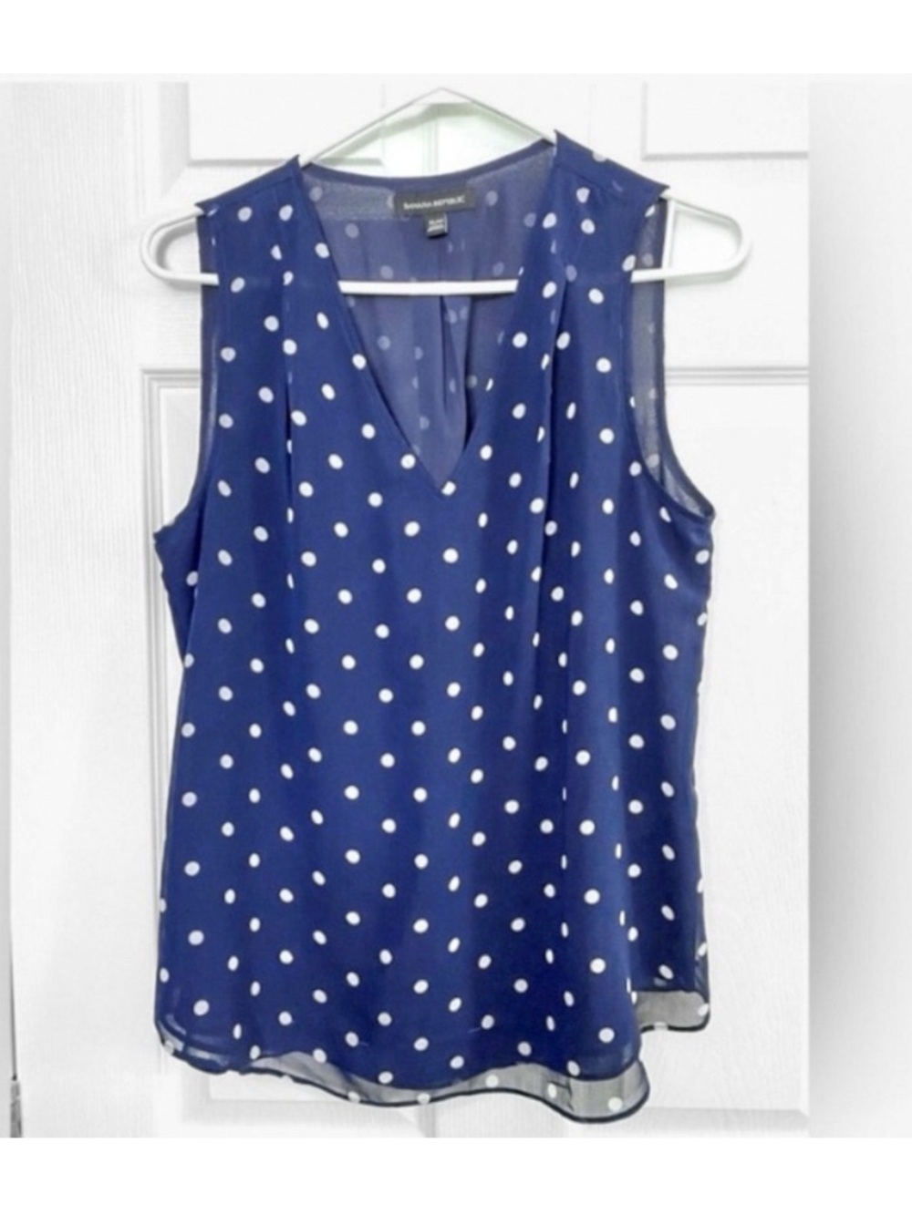 Banana Republic Navy and White Polka Dot Sleeveless Blouse - Like New